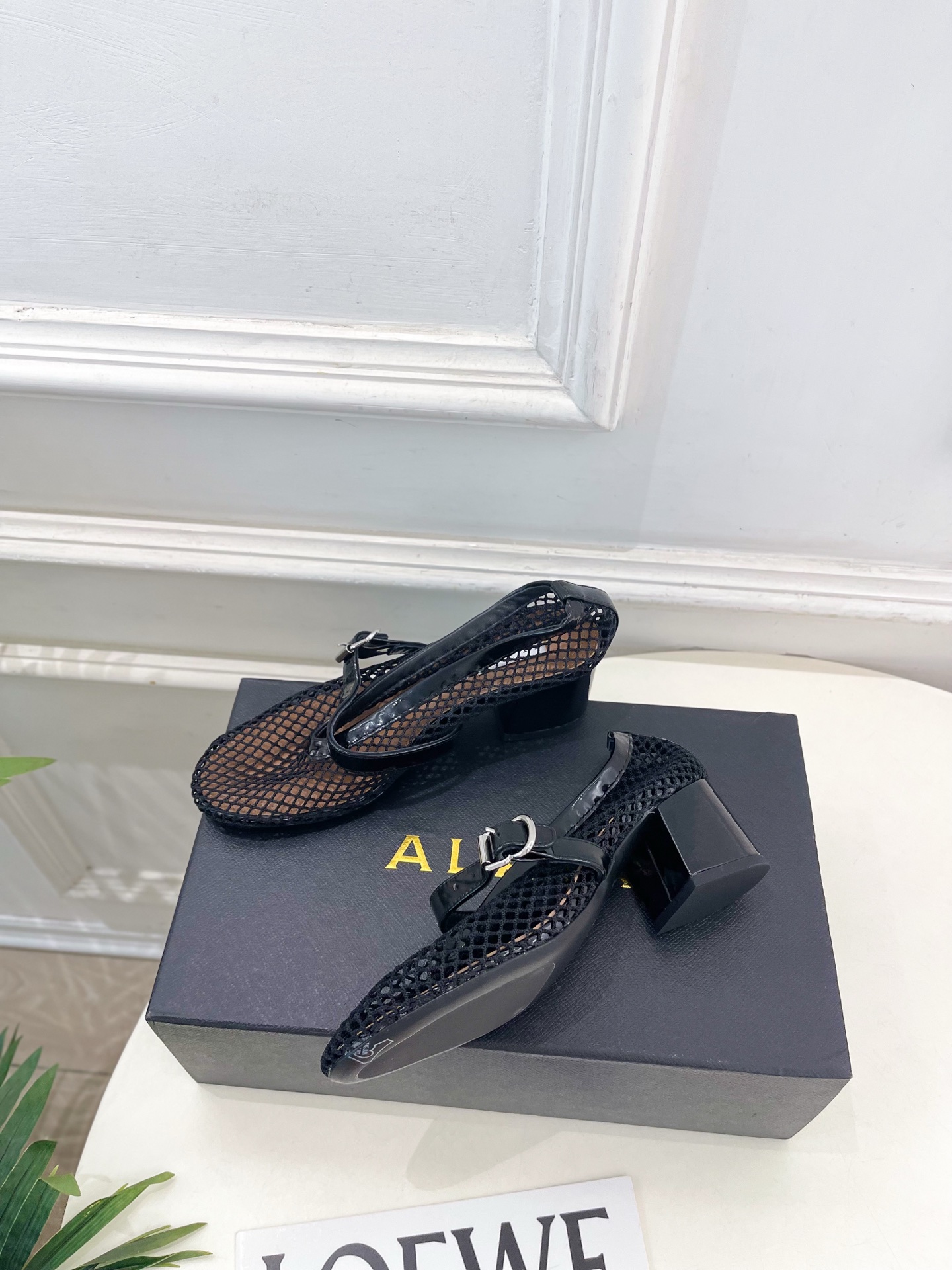 ALAÏA 阿莱亚26𝐬𝐬  2026春夏新品 秀场同款 渔网镂空粗跟玛丽珍鞋—————————Alaï
