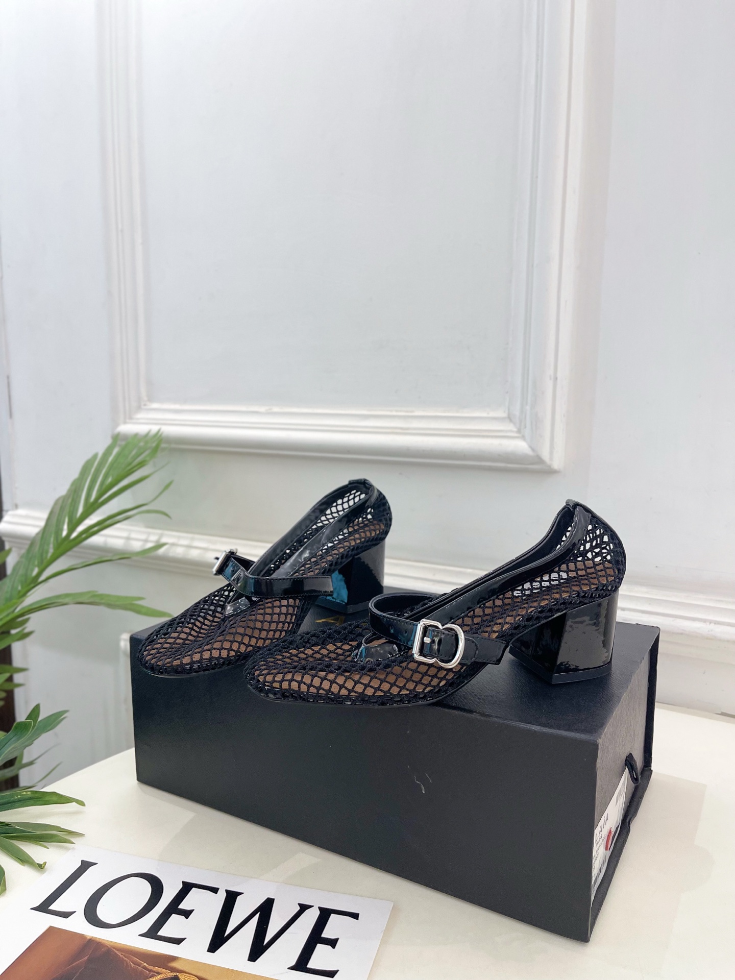 ALAÏA 阿莱亚26𝐬𝐬  2026春夏新品 秀场同款 渔网镂空粗跟玛丽珍鞋—————————Alaï
