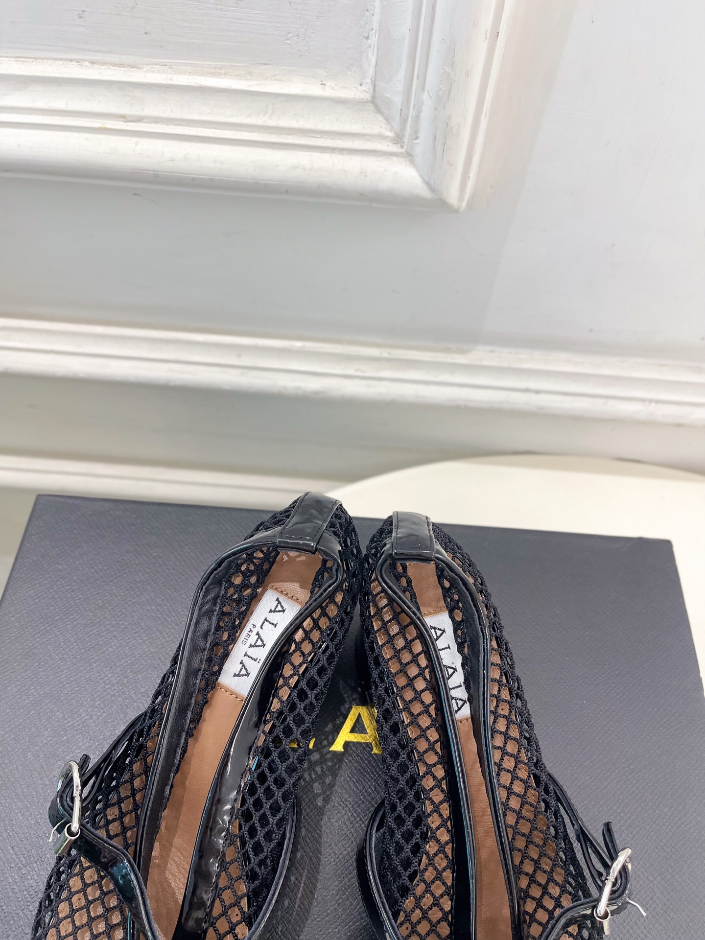 ALAÏA 阿莱亚26𝐬𝐬  2026春夏新品 秀场同款 渔网镂空粗跟玛丽珍鞋—————————Alaï