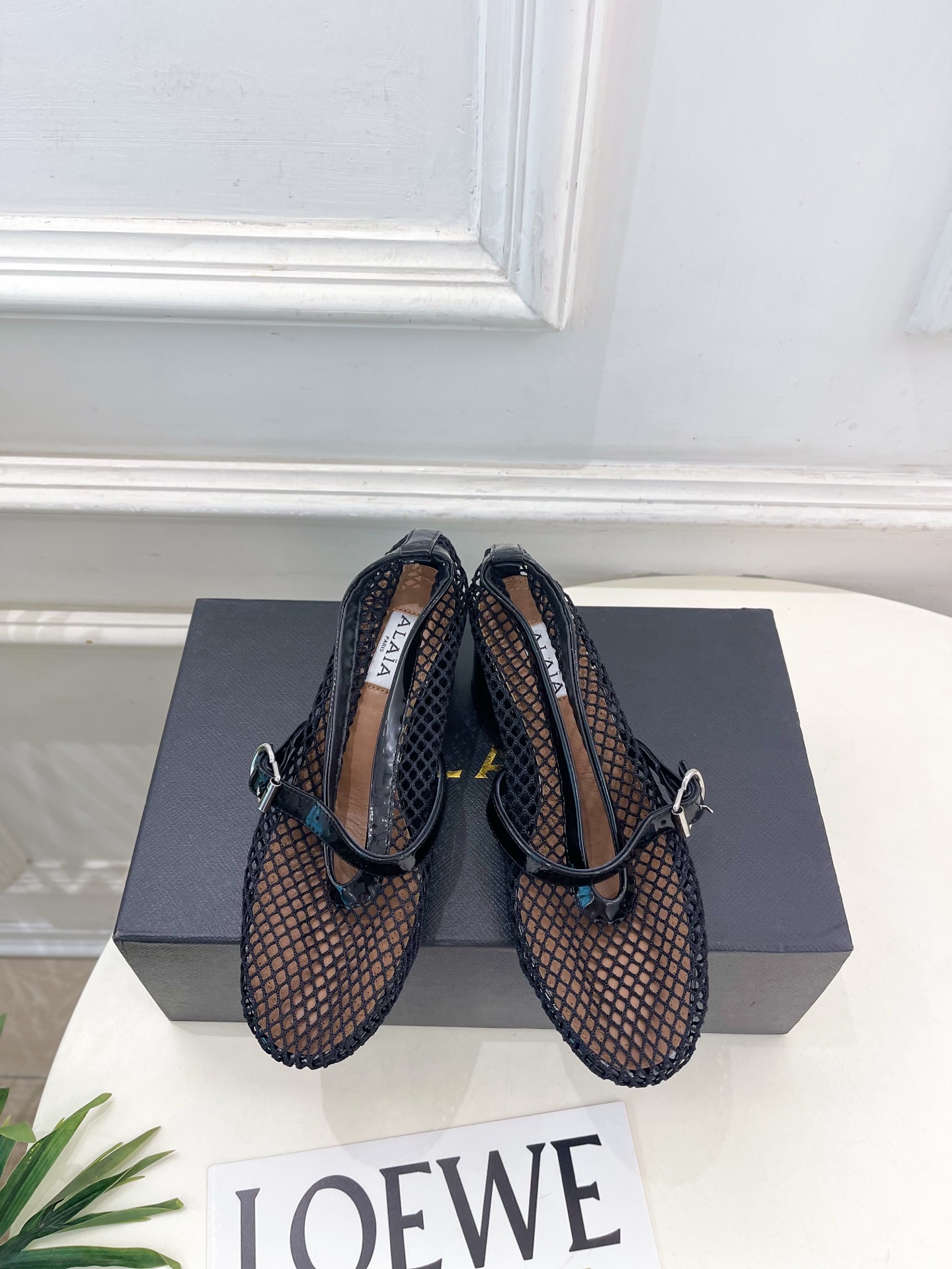 ALAÏA 阿莱亚26𝐬𝐬  2026春夏新品 秀场同款 渔网镂空粗跟玛丽珍鞋—————————Alaï