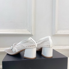 ALAÏA 阿莱亚26𝐬𝐬 2026春夏新品 秀场同款 渔网镂空粗跟玛丽珍鞋—————————Alaï ALAÏA 阿莱亚26𝐬𝐬 2026春夏新品 秀场同款 渔网镂空粗跟玛丽珍鞋—————————Alaï