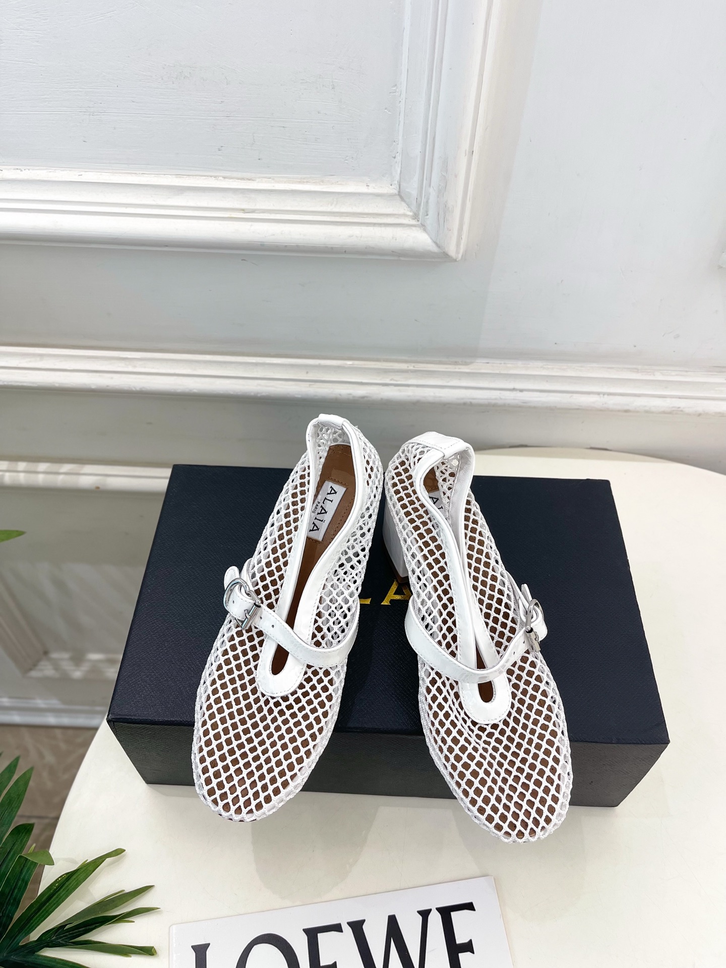 ALAÏA 阿莱亚26𝐬𝐬  2026春夏新品 秀场同款 渔网镂空粗跟玛丽珍鞋—————————Alaï