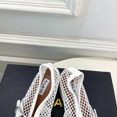 ALAÏA 阿莱亚26𝐬𝐬 2026春夏新品 秀场同款 渔网镂空粗跟玛丽珍鞋—————————Alaï ALAÏA 阿莱亚26𝐬𝐬 2026春夏新品 秀场同款 渔网镂空粗跟玛丽珍鞋—————————Alaï