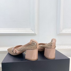ALAÏA 阿莱亚26𝐬𝐬 2026春夏新品 秀场同款 渔网镂空粗跟玛丽珍鞋—————————Alaï ALAÏA 阿莱亚26𝐬𝐬 2026春夏新品 秀场同款 渔网镂空粗跟玛丽珍鞋—————————Alaï