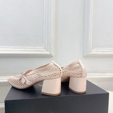 ALAÏA 阿莱亚26𝐬𝐬 2026春夏新品 秀场同款 渔网镂空粗跟玛丽珍鞋—————————Alaï ALAÏA 阿莱亚26𝐬𝐬 2026春夏新品 秀场同款 渔网镂空粗跟玛丽珍鞋—————————Alaï