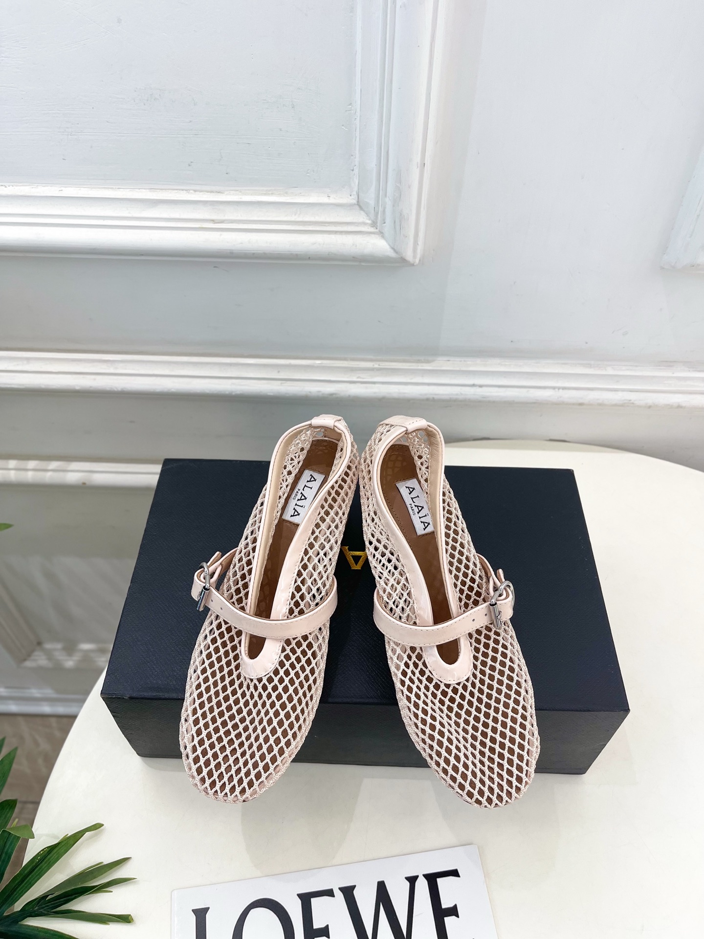 ALAÏA 阿莱亚26𝐬𝐬  2026春夏新品 秀场同款 渔网镂空粗跟玛丽珍鞋—————————Alaï