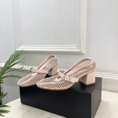 ALAÏA 阿莱亚26𝐬𝐬 2026春夏新品 秀场同款 渔网镂空粗跟玛丽珍鞋—————————Alaï ALAÏA 阿莱亚26𝐬𝐬 2026春夏新品 秀场同款 渔网镂空粗跟玛丽珍鞋—————————Alaï