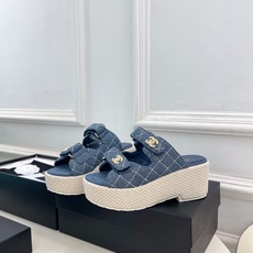 𝐂𝐇𝐀𝐍𝐄𝐋 | 小香 26𝐬𝐬 🦋2026 春夏新品 专柜经典走秀款 小香双C菱格双扣带魔术贴厚 𝐂𝐇𝐀𝐍𝐄𝐋 | 小香 26𝐬𝐬 🦋2026 春夏新品 专柜经典走秀款 小香双C菱格双扣带魔术贴厚