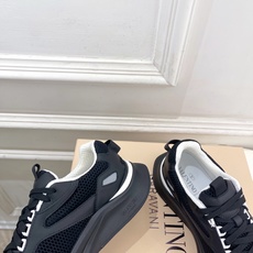 Valentino 华伦天奴 26𝐬𝐬2026春夏新品 DEMIVEE 网眼织物男士休闲运动鞋 上新☑️ Valentino 华伦天奴 26𝐬𝐬2026春夏新品 DEMIVEE 网眼织物男士休闲运动鞋 上新☑️