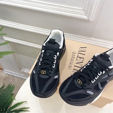Valentino 华伦天奴 26𝐬𝐬2026春夏新品 DEMIVEE 网眼织物男士休闲运动鞋 上新☑️ Valentino 华伦天奴 26𝐬𝐬2026春夏新品 DEMIVEE 网眼织物男士休闲运动鞋 上新☑️
