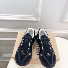 Valentino 华伦天奴 26𝐬𝐬2026春夏新品 DEMIVEE 网眼织物男士休闲运动鞋 上新☑️ Valentino 华伦天奴 26𝐬𝐬2026春夏新品 DEMIVEE 网眼织物男士休闲运动鞋 上新☑️