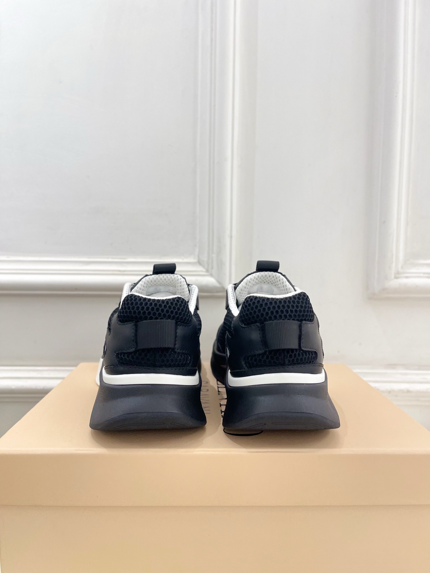 Valentino 华伦天奴 26𝐬𝐬2026春夏新品 DEMIVEE 网眼织物男士休闲运动鞋 上新☑️ Valentino 华伦天奴 26𝐬𝐬2026春夏新品 DEMIVEE 网眼织物男士休闲运动鞋 上新☑️