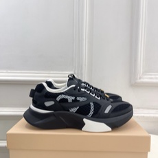 Valentino 华伦天奴 26𝐬𝐬2026春夏新品 DEMIVEE 网眼织物男士休闲运动鞋 上新☑️ Valentino 华伦天奴 26𝐬𝐬2026春夏新品 DEMIVEE 网眼织物男士休闲运动鞋 上新☑️