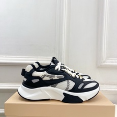 Valentino 华伦天奴 26𝐬𝐬2026春夏新品 DEMIVEE 网眼织物男士休闲运动鞋 上新☑️ Valentino 华伦天奴 26𝐬𝐬2026春夏新品 DEMIVEE 网眼织物男士休闲运动鞋 上新☑️