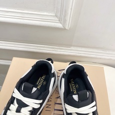 Valentino 华伦天奴 26𝐬𝐬2026春夏新品 DEMIVEE 网眼织物男士休闲运动鞋 上新☑️ Valentino 华伦天奴 26𝐬𝐬2026春夏新品 DEMIVEE 网眼织物男士休闲运动鞋 上新☑️