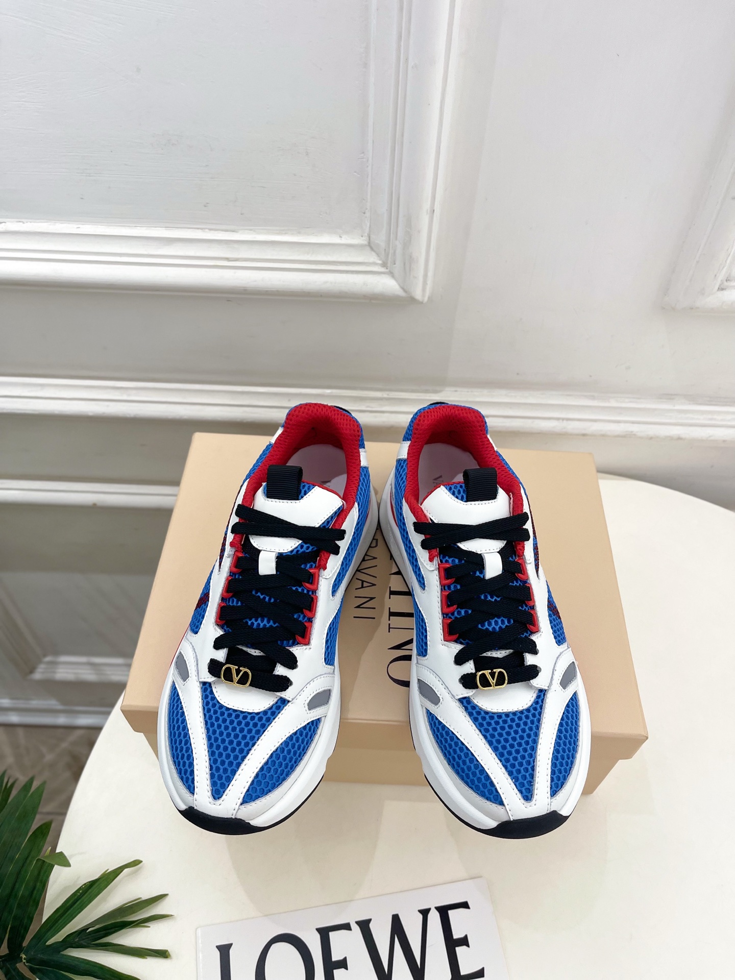 Valentino 华伦天奴 26𝐬𝐬2026春夏新品 DEMIVEE 网眼织物男士休闲运动鞋 上新☑️