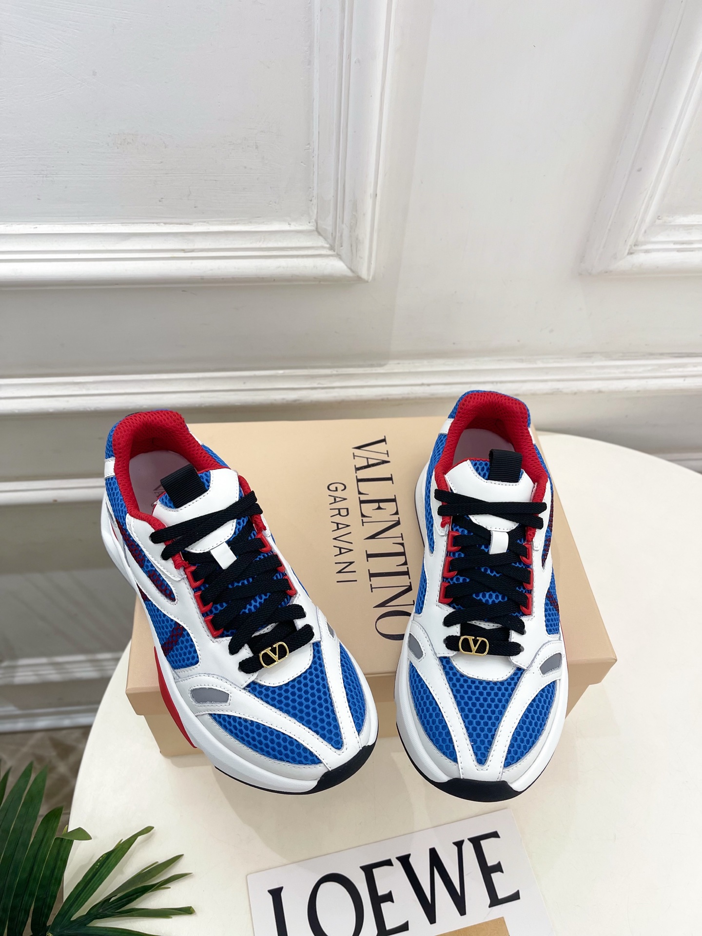 Valentino 华伦天奴 26𝐬𝐬2026春夏新品 DEMIVEE 网眼织物男士休闲运动鞋 上新☑️