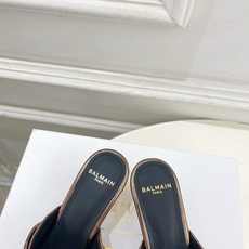 Balmain巴尔曼 代购级别⚠️2026春夏新品 经典金属钻扣猫跟拖鞋—————————顶级奢侈品牌 Balmain巴尔曼 代购级别⚠️2026春夏新品 经典金属钻扣猫跟拖鞋—————————顶级奢侈品牌