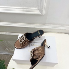 Balmain巴尔曼 代购级别⚠️2026春夏新品 经典金属钻扣猫跟拖鞋—————————顶级奢侈品牌 Balmain巴尔曼 代购级别⚠️2026春夏新品 经典金属钻扣猫跟拖鞋—————————顶级奢侈品牌