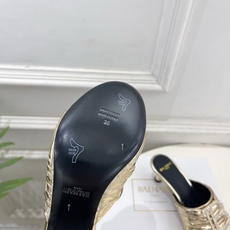 Balmain巴尔曼 代购级别⚠️2026春夏新品 经典金属钻扣猫跟拖鞋—————————顶级奢侈品牌 Balmain巴尔曼 代购级别⚠️2026春夏新品 经典金属钻扣猫跟拖鞋—————————顶级奢侈品牌