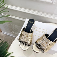 Balmain巴尔曼 代购级别⚠️2026春夏新品 经典金属钻扣猫跟拖鞋—————————顶级奢侈品牌 Balmain巴尔曼 代购级别⚠️2026春夏新品 经典金属钻扣猫跟拖鞋—————————顶级奢侈品牌
