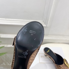 Balmain巴尔曼 代购级别⚠️2026春夏新品 经典金属皮带扣猫跟拖鞋—————————顶级奢侈品牌 Balmain巴尔曼 代购级别⚠️2026春夏新品 经典金属皮带扣猫跟拖鞋—————————顶级奢侈品牌