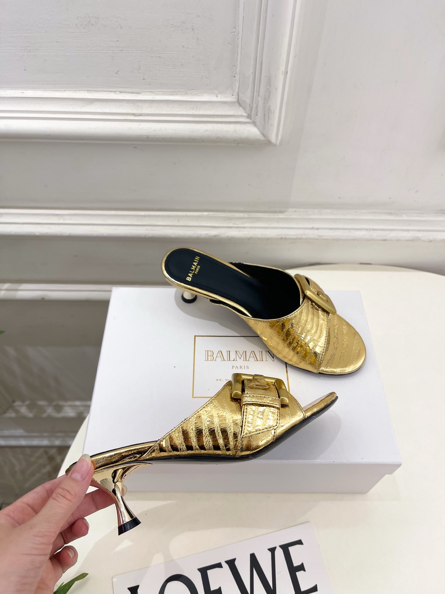 Balmain巴尔曼 代购级别⚠️2026春夏新品 经典金属皮带扣猫跟拖鞋—————————顶级奢侈品牌 Balmain巴尔曼 代购级别⚠️2026春夏新品 经典金属皮带扣猫跟拖鞋—————————顶级奢侈品牌