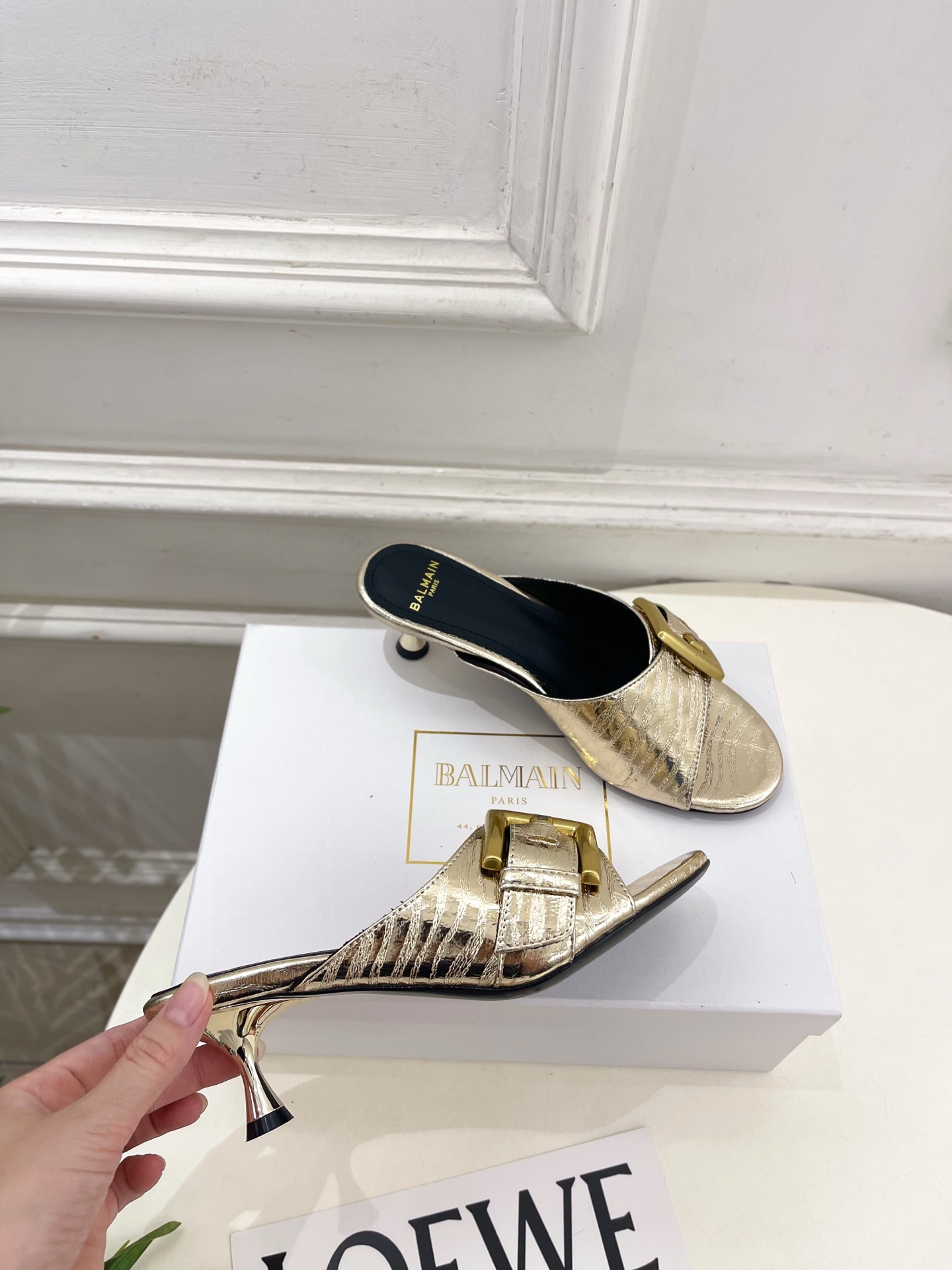 Balmain巴尔曼 代购级别⚠️2026春夏新品 经典金属皮带扣猫跟拖鞋—————————顶级奢侈品牌 Balmain巴尔曼 代购级别⚠️2026春夏新品 经典金属皮带扣猫跟拖鞋—————————顶级奢侈品牌