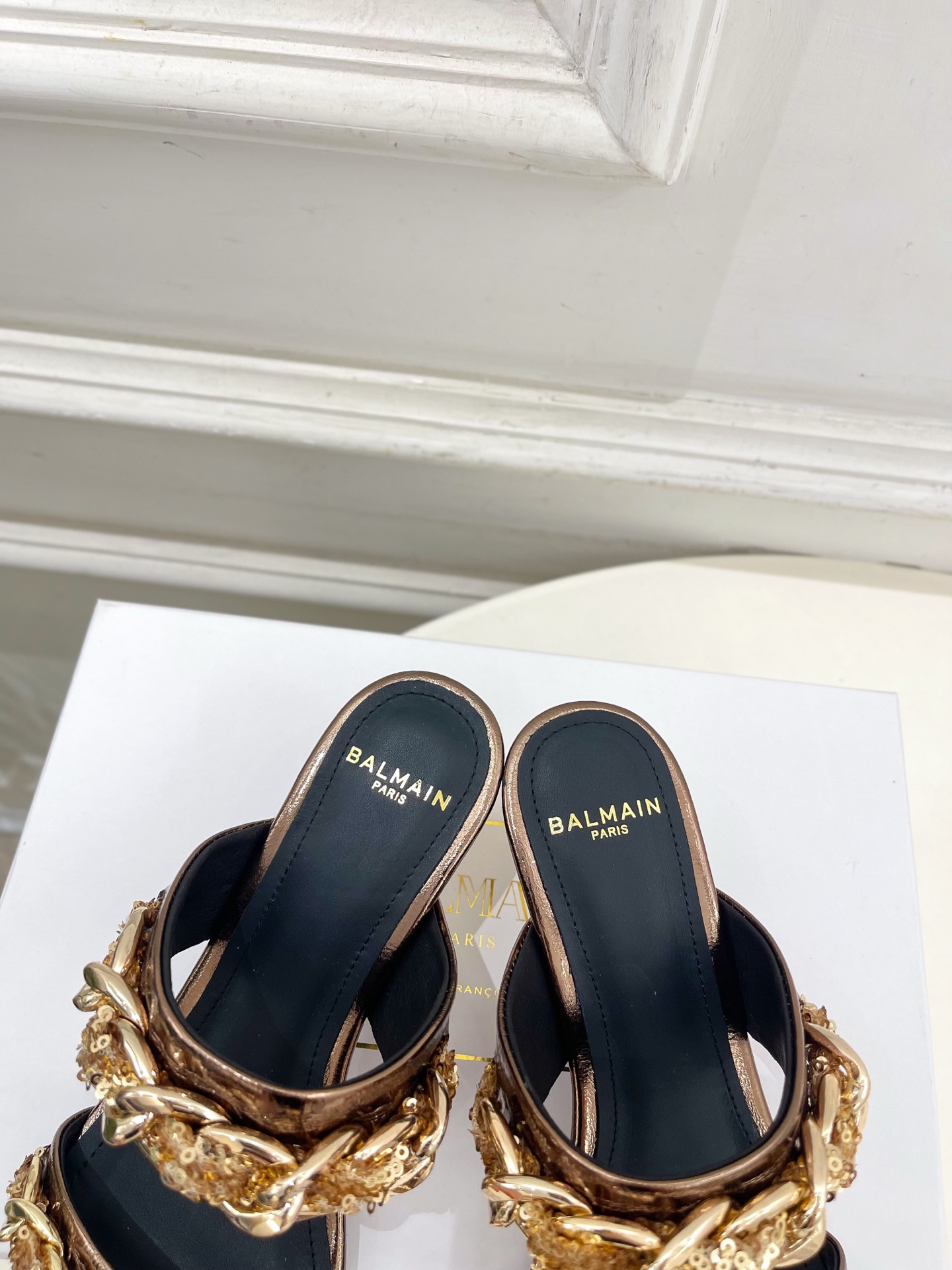 Balmain巴尔曼 代购级别⚠️2026春夏新品 经典金属链条猫跟拖鞋—————————顶级奢侈品牌 Balmain巴尔曼 代购级别⚠️2026春夏新品 经典金属链条猫跟拖鞋—————————顶级奢侈品牌