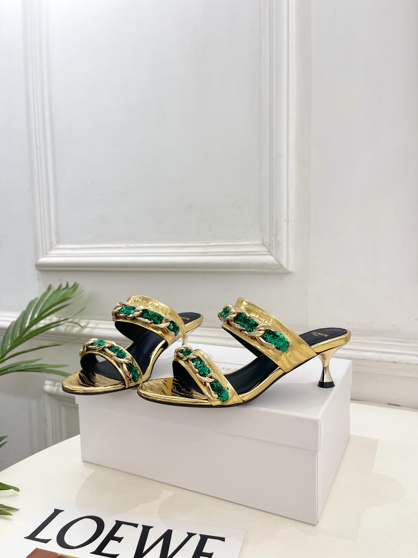Balmain巴尔曼 代购级别⚠️2026春夏新品 经典金属链条猫跟拖鞋—————————顶级奢侈品牌 Balmain巴尔曼 代购级别⚠️2026春夏新品 经典金属链条猫跟拖鞋—————————顶级奢侈品牌