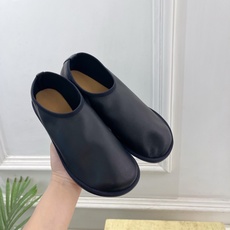 The row 2026春夏新品极简一脚蹬奶奶鞋乐福鞋—————————作为这两年最受欢迎的设计师牌,设 The row 2026春夏新品极简一脚蹬奶奶鞋乐福鞋—————————作为这两年最受欢迎的设计师牌,设