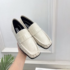 Jil Sander(吉尔·桑达)2026 春夏新品 JD极简复古褶皱方头乐福鞋————————JS作为 Jil Sander(吉尔·桑达)2026 春夏新品 JD极简复古褶皱方头乐福鞋————————JS作为