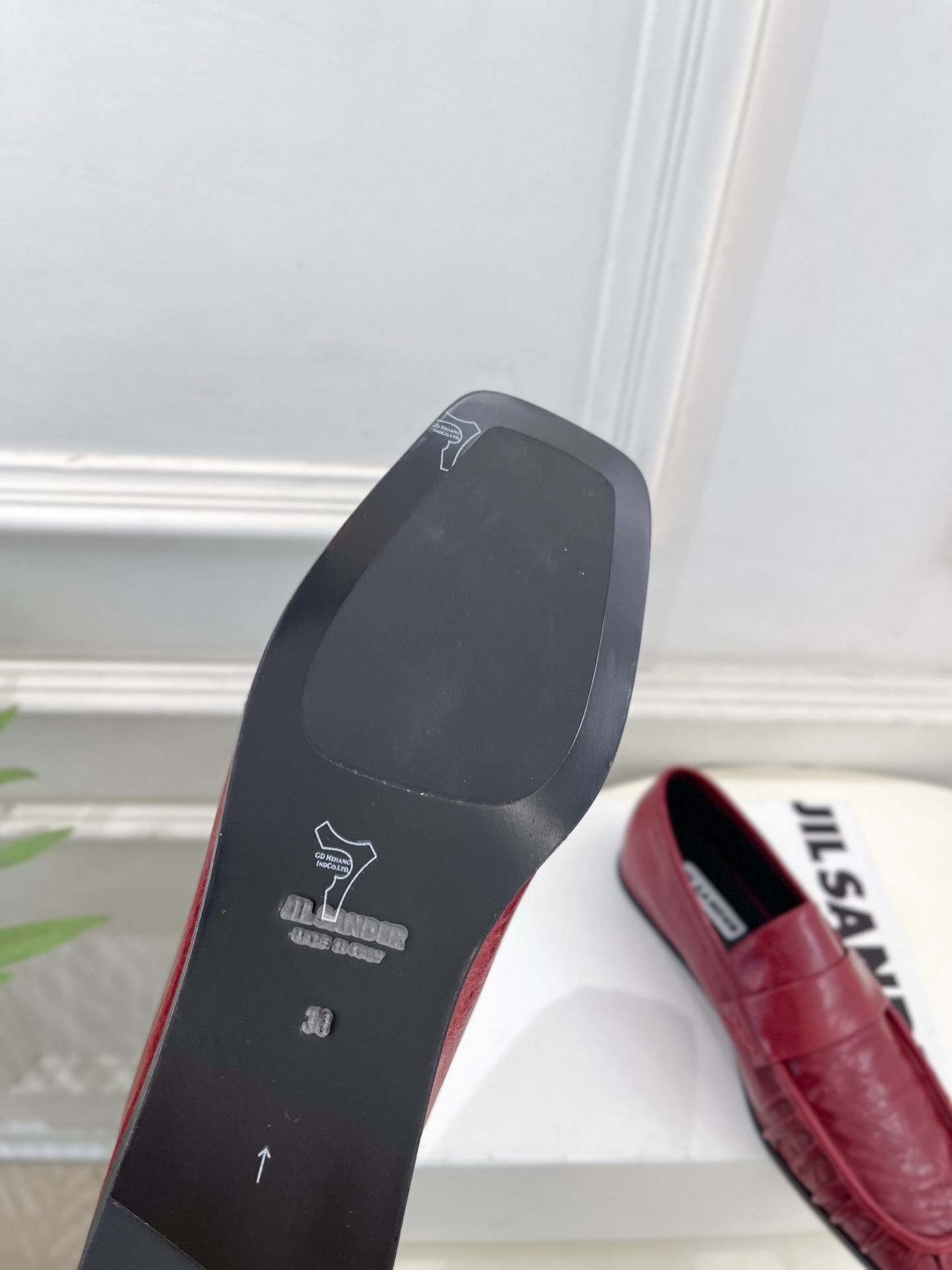 Jil Sander(吉尔·桑达）2026 春夏新品 JD极简复古褶皱方头乐福鞋————————JS作为