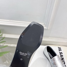 Jil Sander(吉尔·桑达)2026 春夏新品 JD极简复古褶皱方头乐福鞋————————JS作为 Jil Sander(吉尔·桑达)2026 春夏新品 JD极简复古褶皱方头乐福鞋————————JS作为