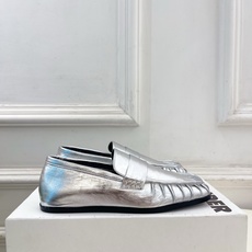 Jil Sander(吉尔·桑达)2026 春夏新品 JD极简复古褶皱方头乐福鞋————————JS作为 Jil Sander(吉尔·桑达)2026 春夏新品 JD极简复古褶皱方头乐福鞋————————JS作为