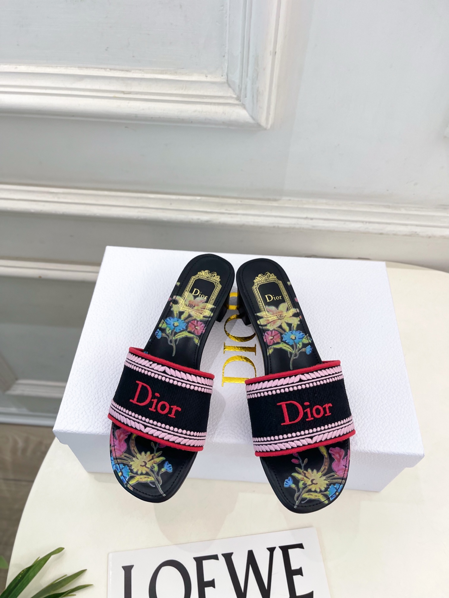 Dior |  迪奥  26𝐬𝐬 🧡💚2026春夏新品 顶级版本⚠️专柜主打新款 经典Dway刺绣花卉图