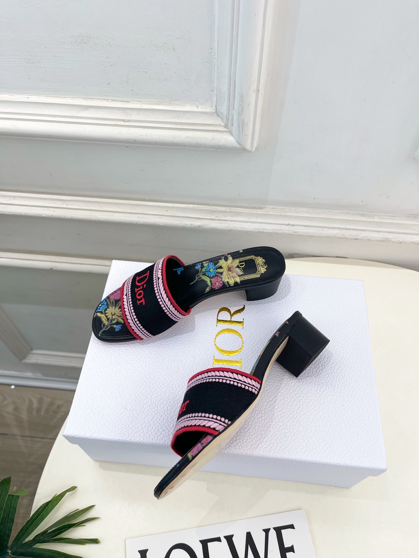 Dior |  迪奥  26𝐬𝐬 🧡💚2026春夏新品 顶级版本⚠️专柜主打新款 经典Dway刺绣花卉图