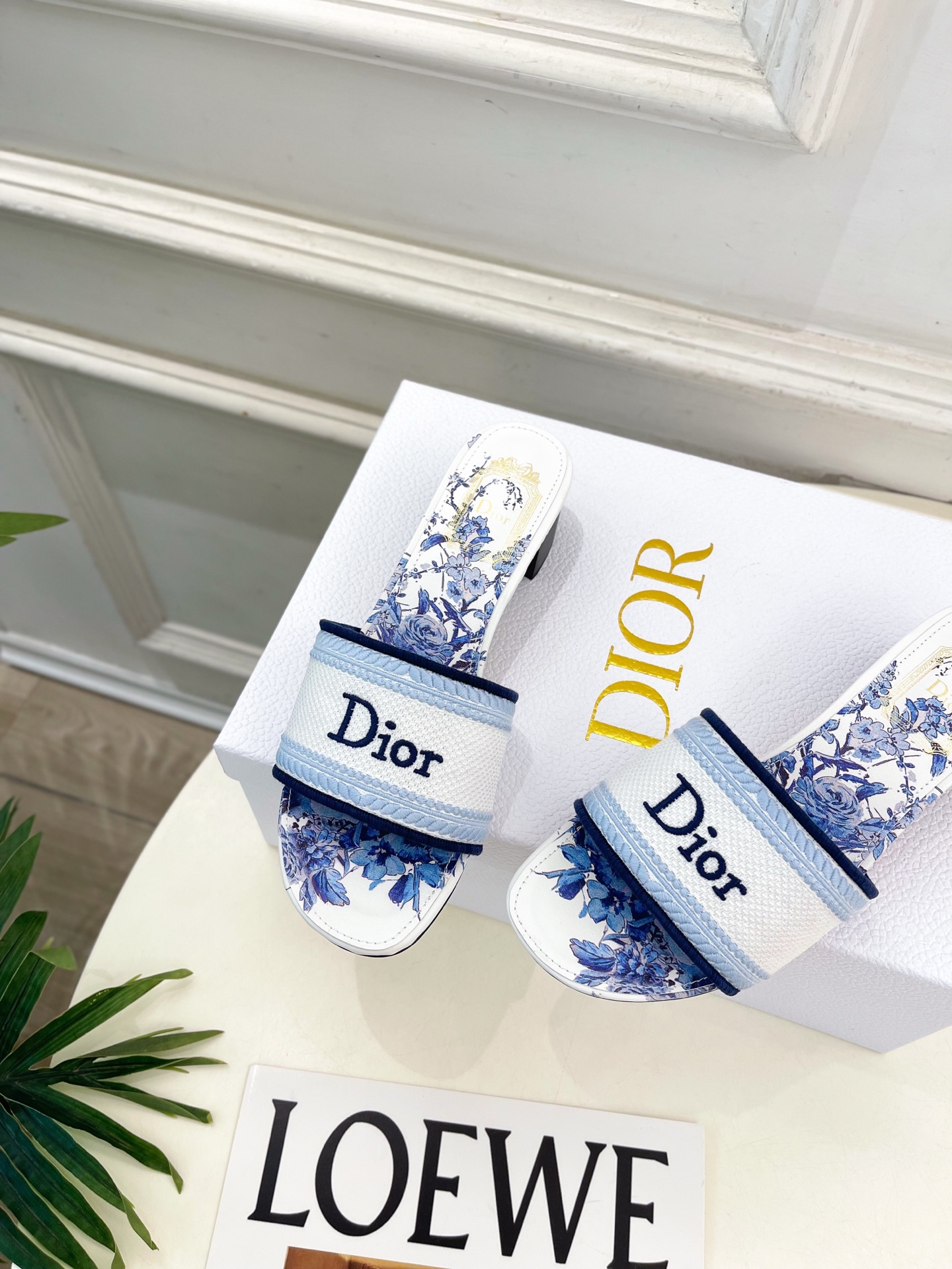Dior |  迪奥  26𝐬𝐬 🧡💚2026春夏新品 顶级版本⚠️专柜主打新款 经典Dway刺绣花卉图