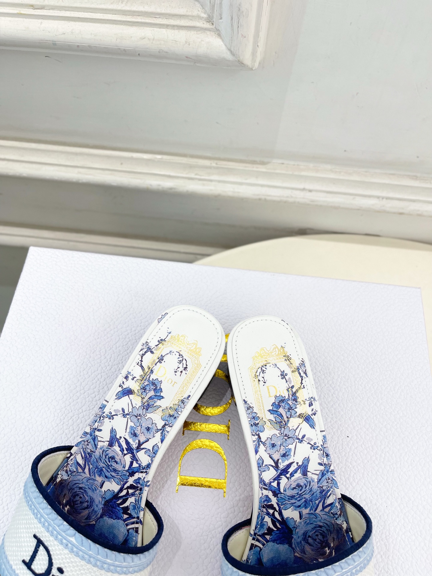 Dior |  迪奥  26𝐬𝐬 🧡💚2026春夏新品 顶级版本⚠️专柜主打新款 经典Dway刺绣花卉图