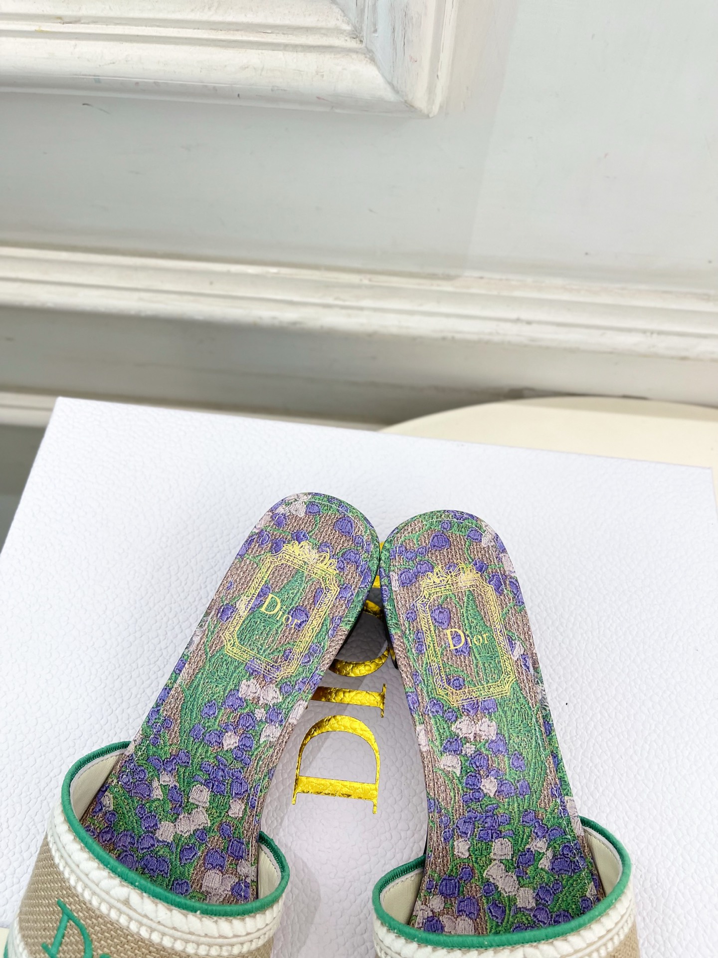Dior |  迪奥  26𝐬𝐬 🧡💚2026春夏新品 顶级版本⚠️专柜主打新款 经典Dway刺绣花卉图
