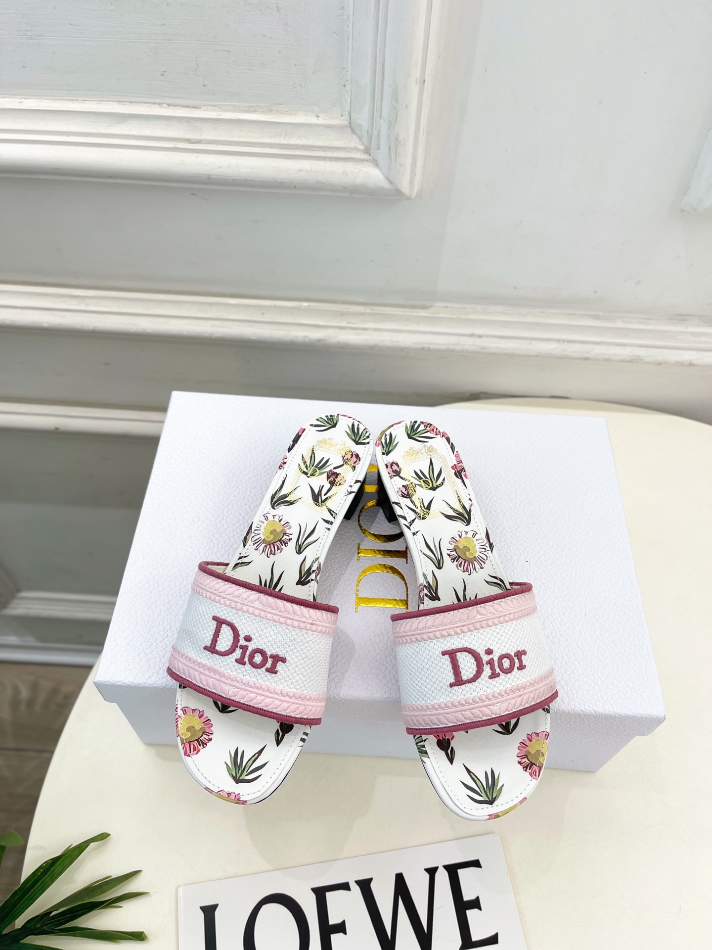 Dior |  迪奥  26𝐬𝐬 🧡💚2026春夏新品 顶级版本⚠️专柜主打新款 经典Dway刺绣花卉图