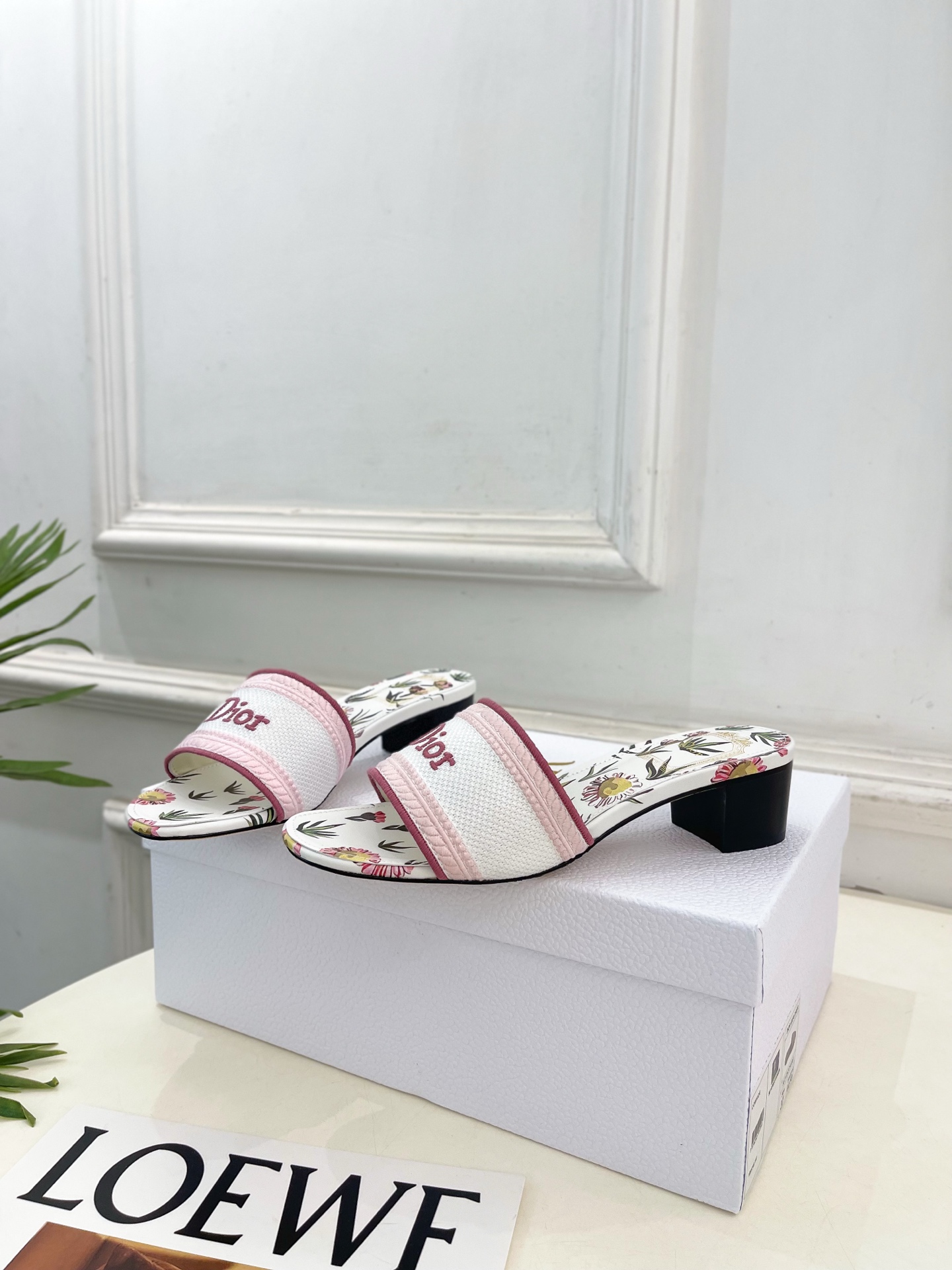 Dior |  迪奥  26𝐬𝐬 🧡💚2026春夏新品 顶级版本⚠️专柜主打新款 经典Dway刺绣花卉图