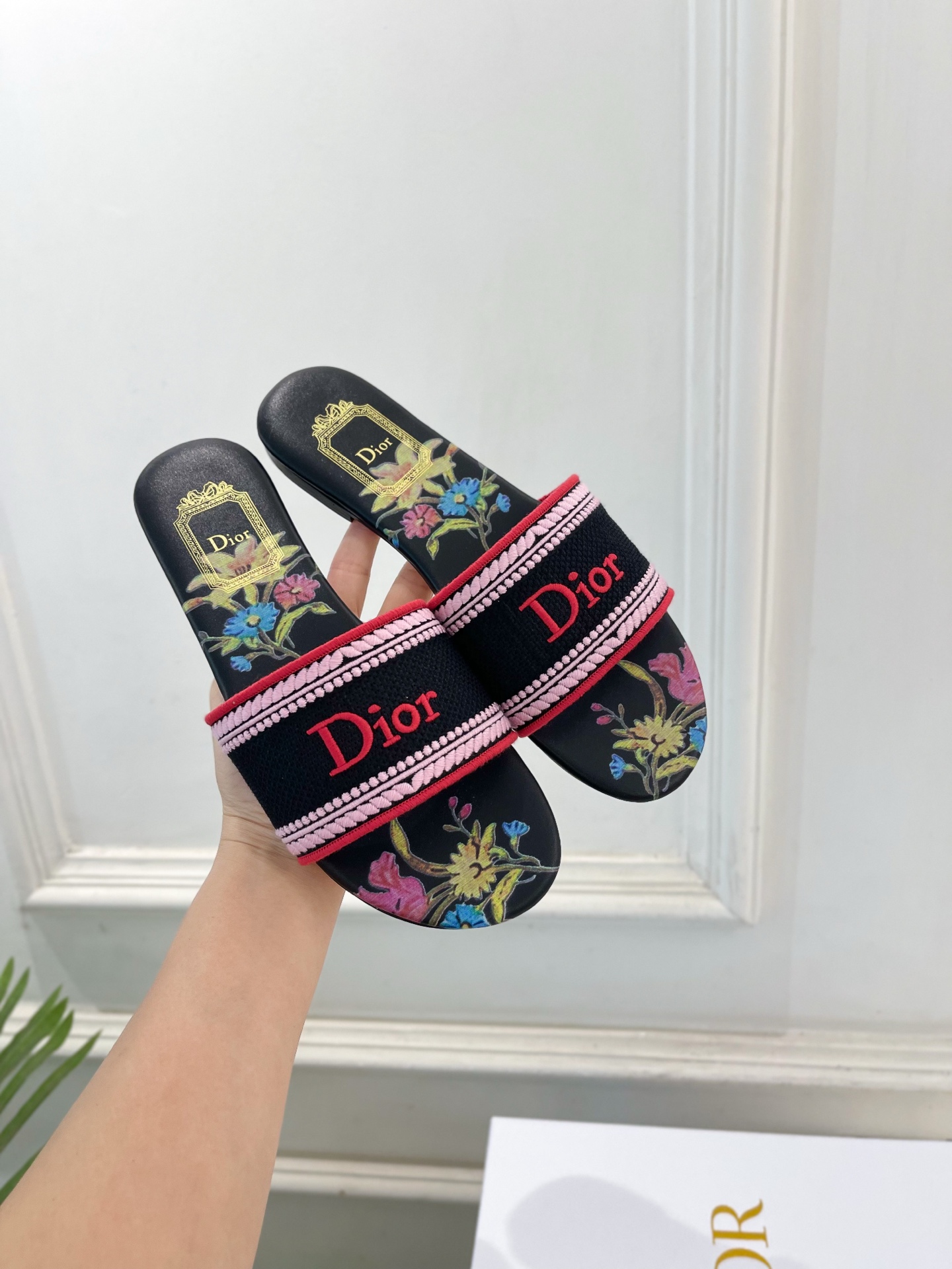 Dior |  迪奥  26𝐬𝐬 🧡💚2026春夏新品 顶级版本⚠️专柜主打新款 经典Dway刺绣花卉图
