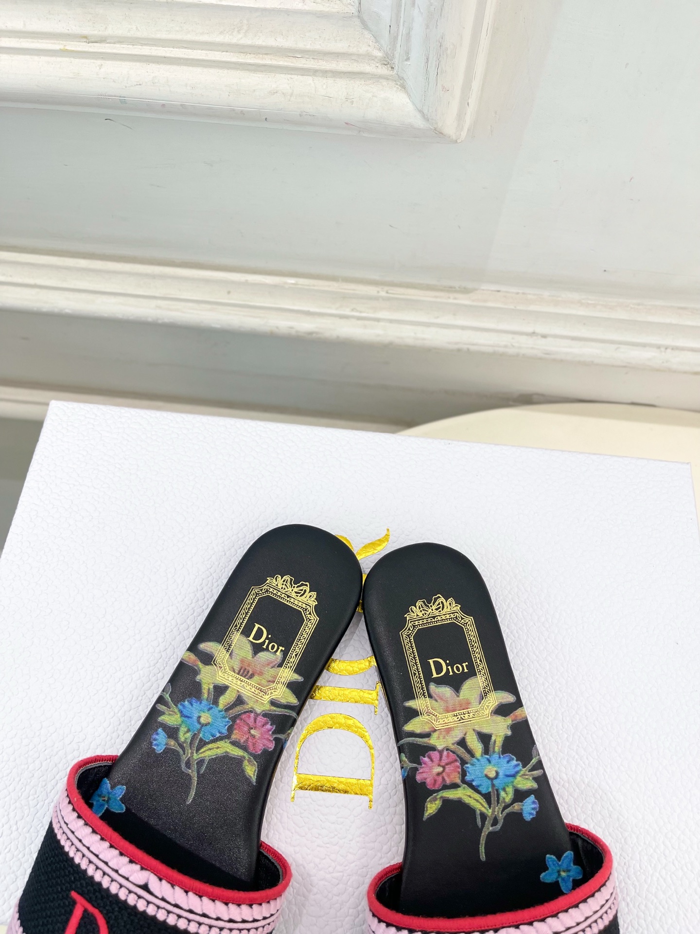 Dior |  迪奥  26𝐬𝐬 🧡💚2026春夏新品 顶级版本⚠️专柜主打新款 经典Dway刺绣花卉图
