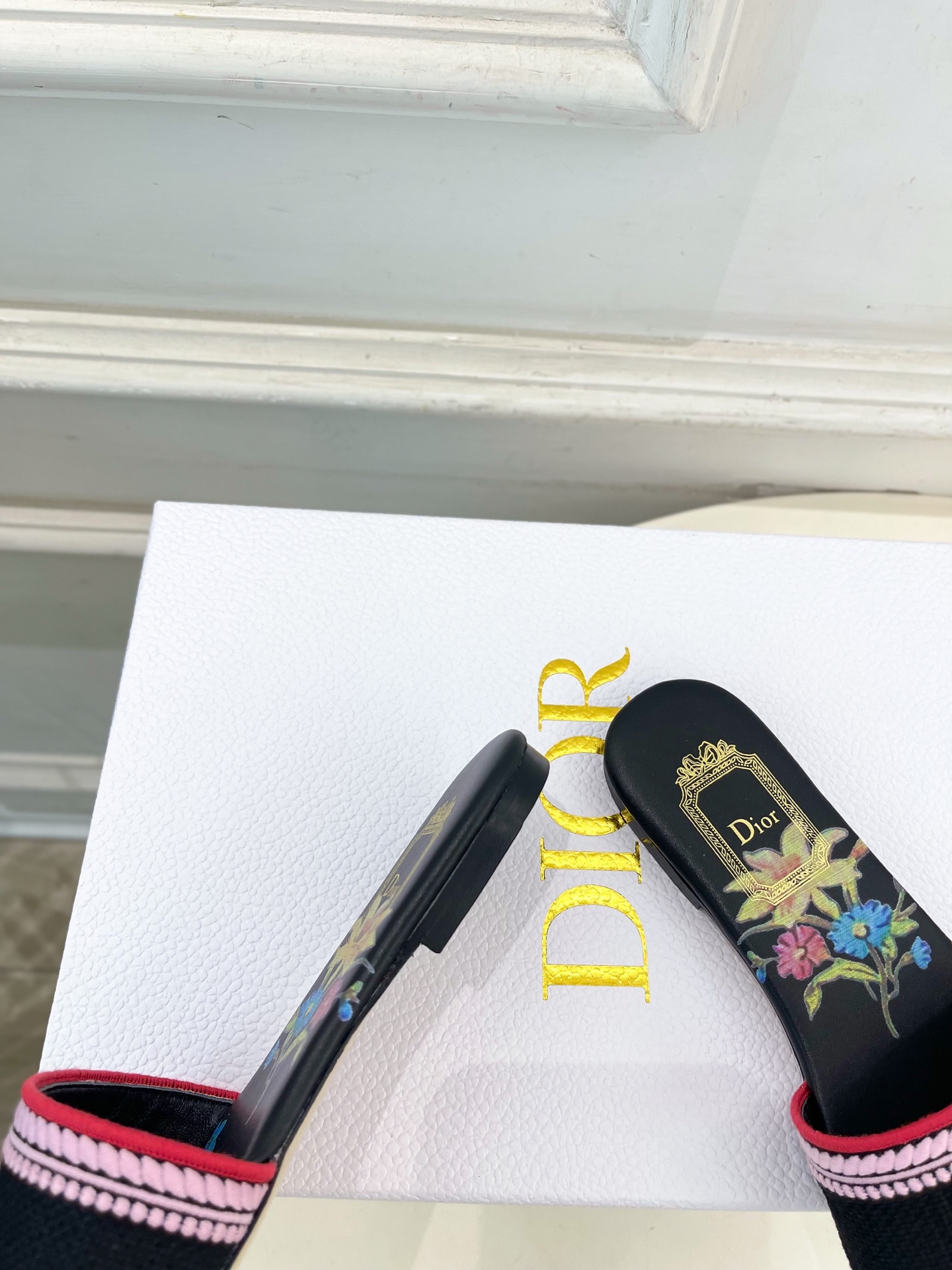 Dior |  迪奥  26𝐬𝐬 🧡💚2026春夏新品 顶级版本⚠️专柜主打新款 经典Dway刺绣花卉图