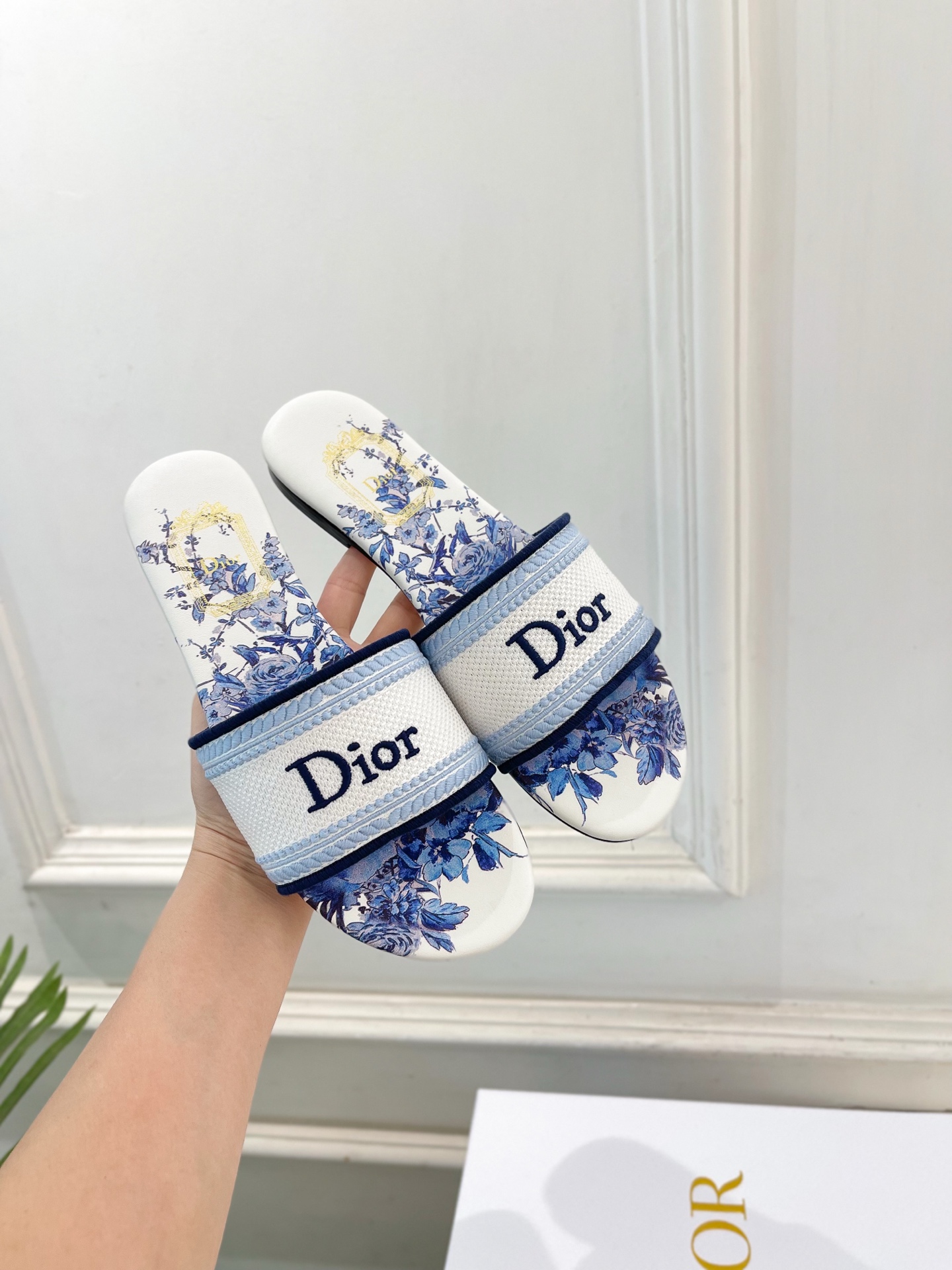 Dior |  迪奥  26𝐬𝐬 🧡💚2026春夏新品 顶级版本⚠️专柜主打新款 经典Dway刺绣花卉图