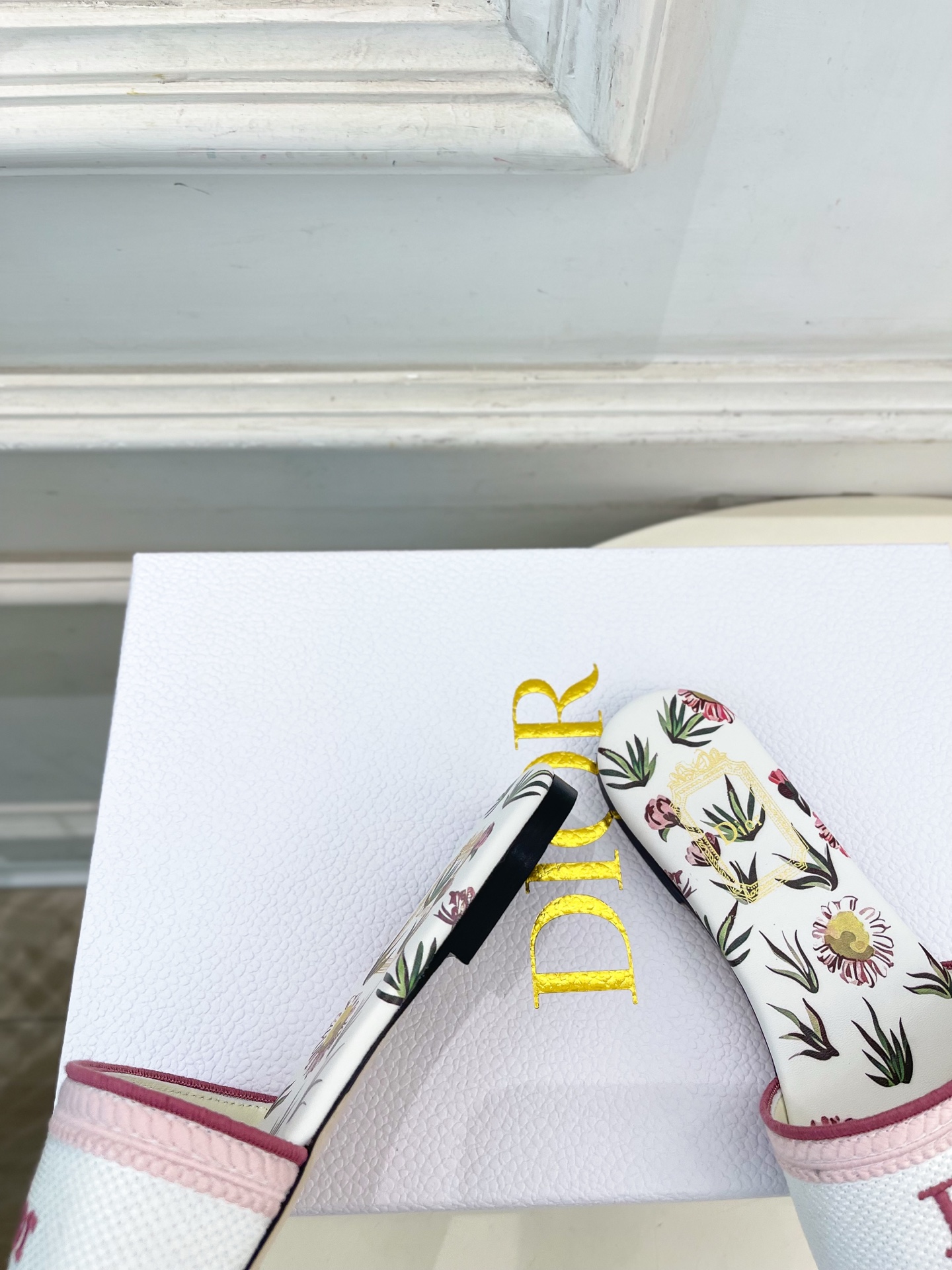 Dior |  迪奥  26𝐬𝐬 🧡💚2026春夏新品 顶级版本⚠️专柜主打新款 经典Dway刺绣花卉图