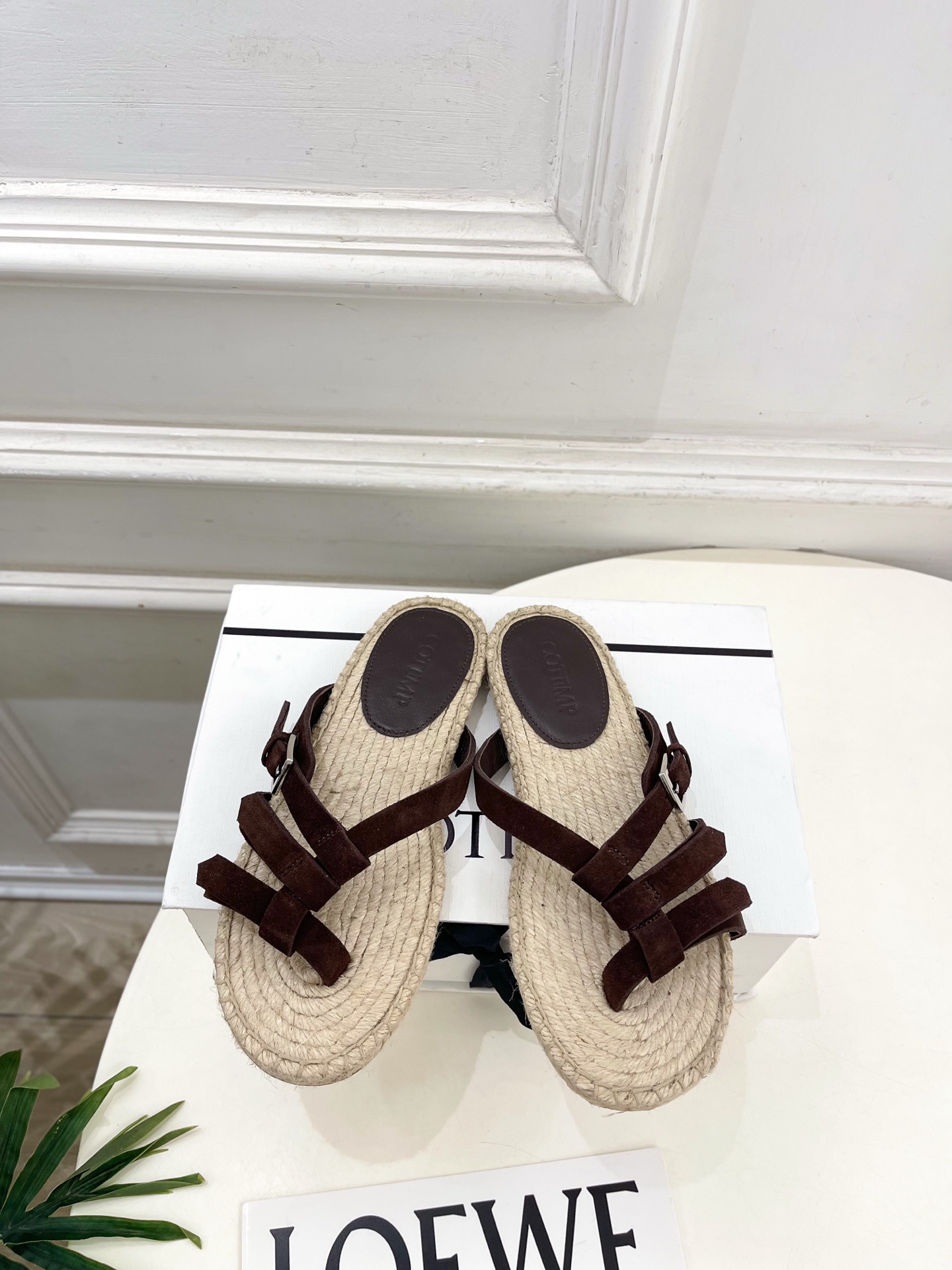 COTEMP 春夏新品 复古麻绳编织罗马拖鞋—————————作为这两年最受欢迎的设计师牌，设计简单、细