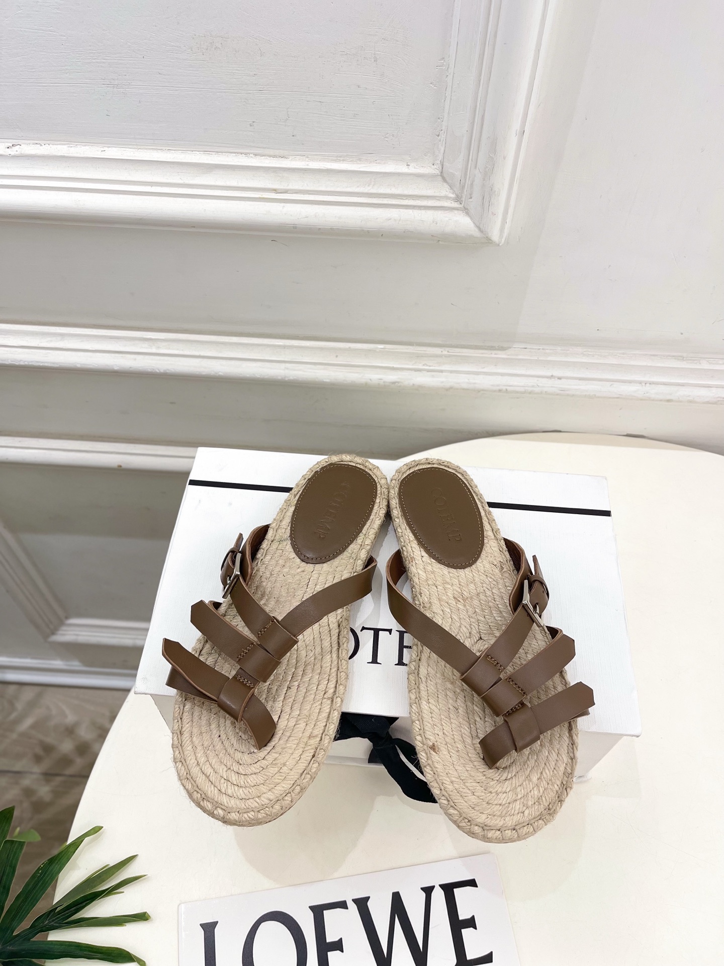 COTEMP 春夏新品 复古麻绳编织罗马拖鞋—————————作为这两年最受欢迎的设计师牌，设计简单、细