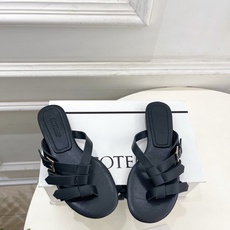 COTEMP 春夏新品 复古罗马平底拖鞋—————————作为这两年最受欢迎的设计师牌,设计简单、细节巧 COTEMP 春夏新品 复古罗马平底拖鞋—————————作为这两年最受欢迎的设计师牌,设计简单、细节巧